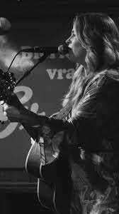 carrie welling sings